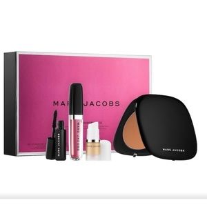 💕 MARC JACOBS GLOW MAINTENANCE SET